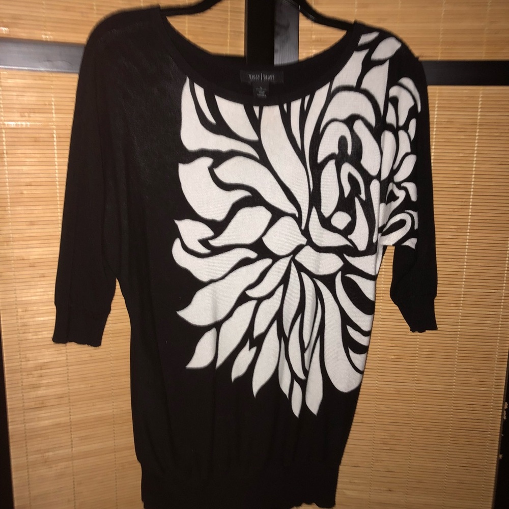 >>SOLD<< White House Black Market tunic length top